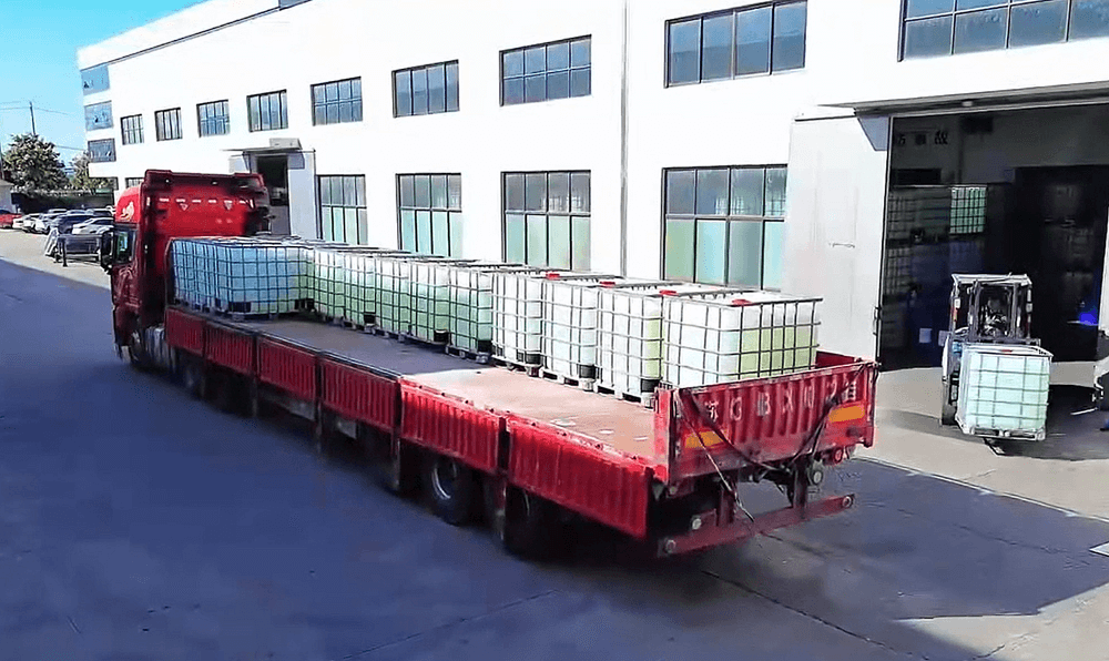 Müştəri əvvəlcə: Xüsusi köpük konsentratı yüklənmiş və müştəri saytına göndərilməyə hazırdır