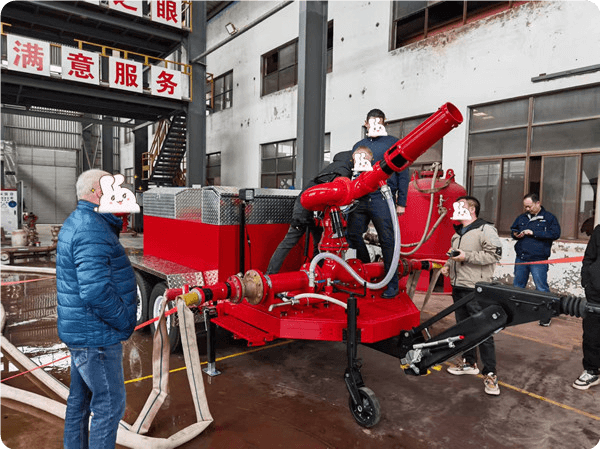 Xüsusi yanğın köpük monitor qoşqu nümunəsi tamamlandı.